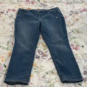 Old Navy Women's Skinny Jeans in Dark Blue